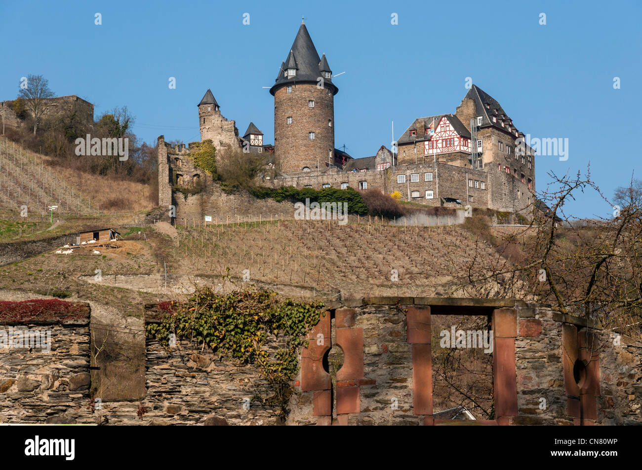 Château Stahleck Bacharach ci-dessus dans la liste de l'UNESCO 'Vallée du Haut-Rhin moyen', Rheinland-pfalz, Allemagne. Banque D'Images