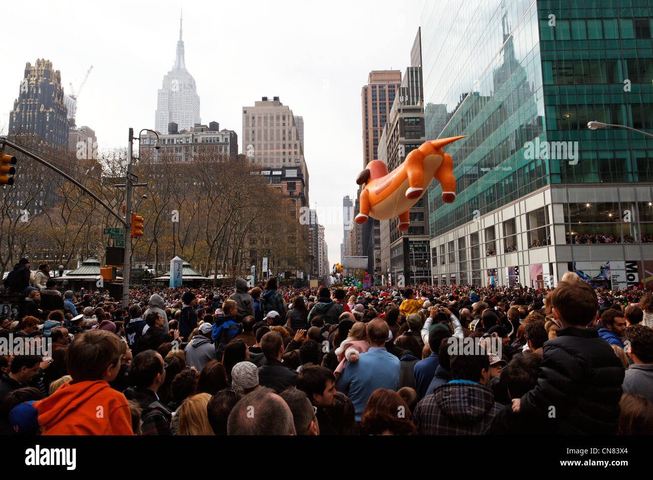 United States, New York, Manhattan, Midtown, Macy's Thanksgiving Day Parade lors de la 7e avenue Banque D'Images