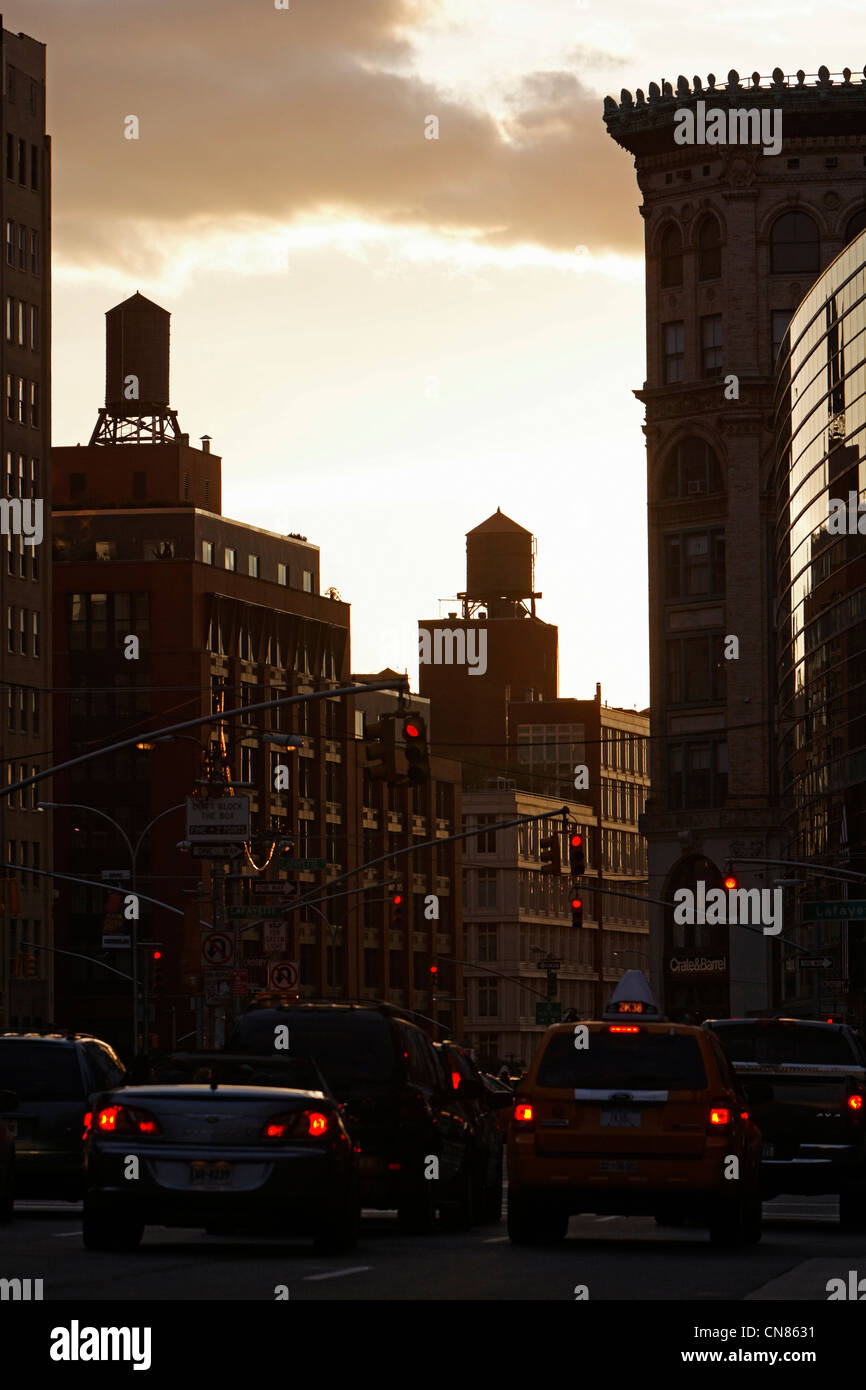 United States, New York, Manhattan, Soho, coucher de soleil sur Houston Street Banque D'Images