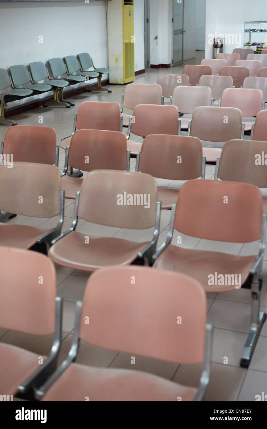 Chaises salle d'attente de l'aéroport Vietnam Banque D'Images