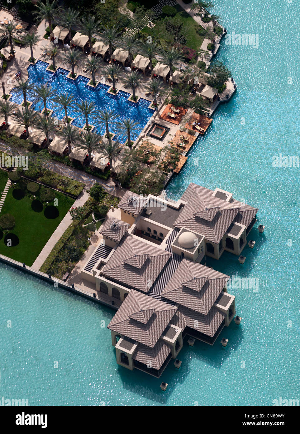 Un aperçu de l'hôtel "Le Palace La Vieille Ville Dubai' au centre-ville de Dubaï (Emirats Arabes Unis). La piscine. Banque D'Images