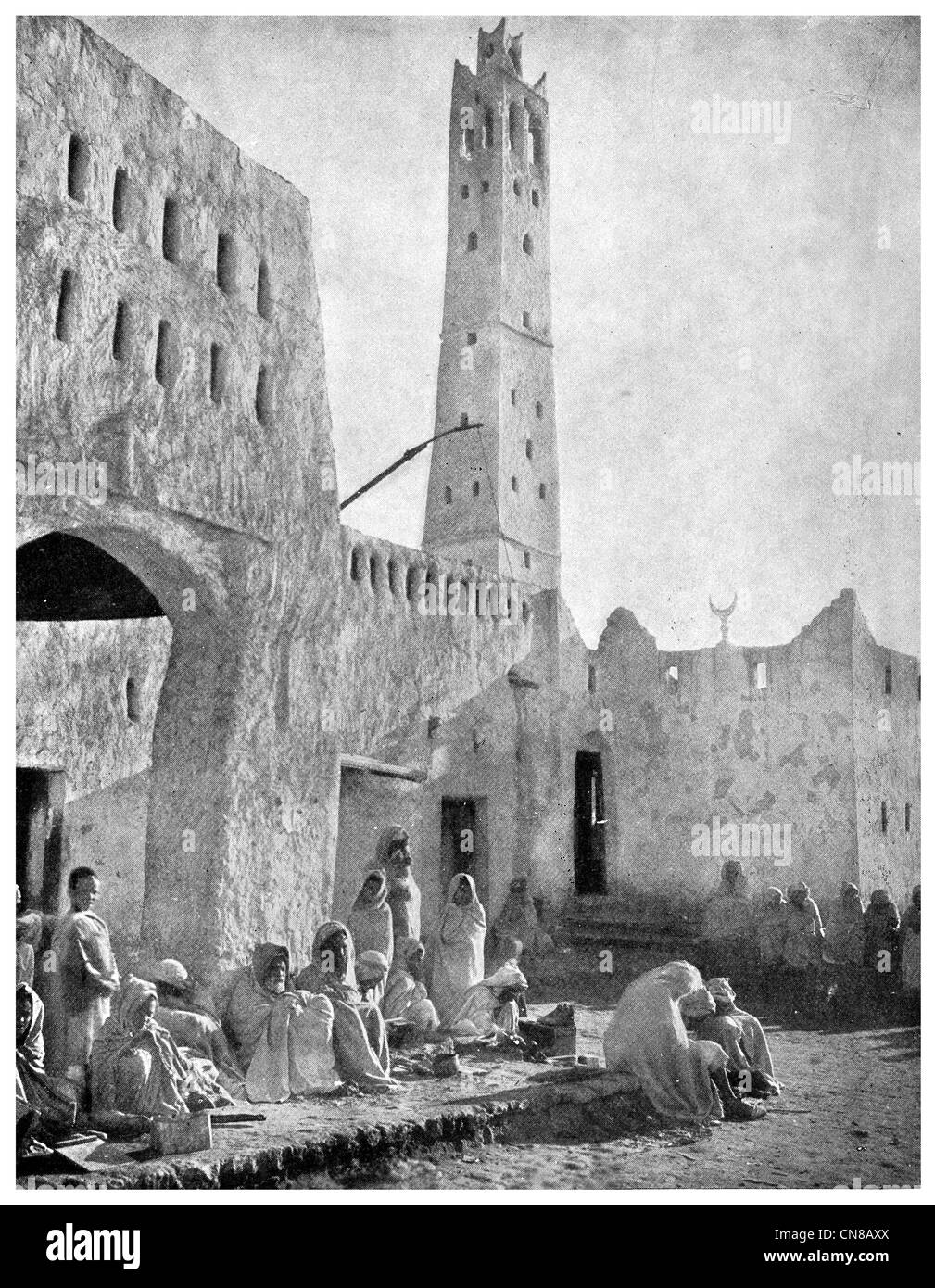 D'abord publié 1914 Algérie Sahara oasis Rue Biskra Banque D'Images
