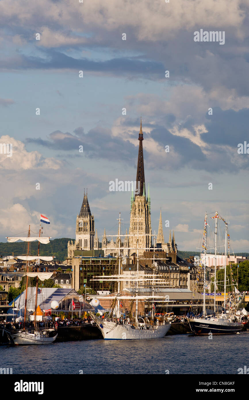 France, Seine Maritime, Rouen, Armada 2008, les grands voiliers amarrés dans les quais de la Seine et de la Cathédrale de Rouen dans la Banque D'Images