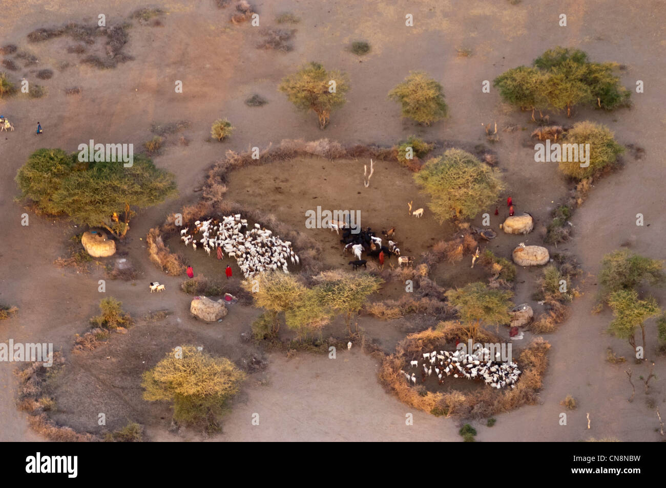 Règlement en terre Masaï, vue aérienne, Malambo, région d'Arusha, Tanzanie Banque D'Images
