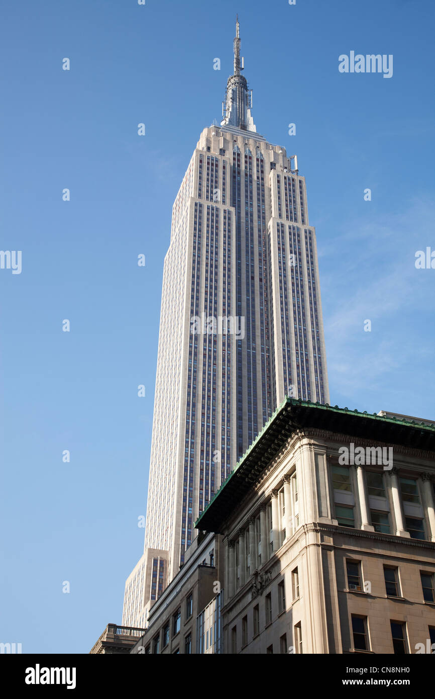 Empire State Building sur la 5ème Avenue à Manhattan, New York City Banque D'Images