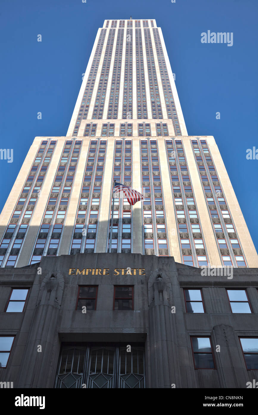 Empire State Building sur la 5ème Avenue à Manhattan, New York City Banque D'Images