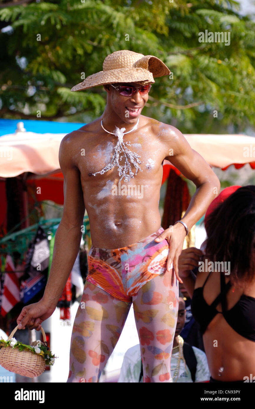 La France, Martinique, Fort de France, Saint Domingue et habillé comme un travesti pendant le carnaval Banque D'Images