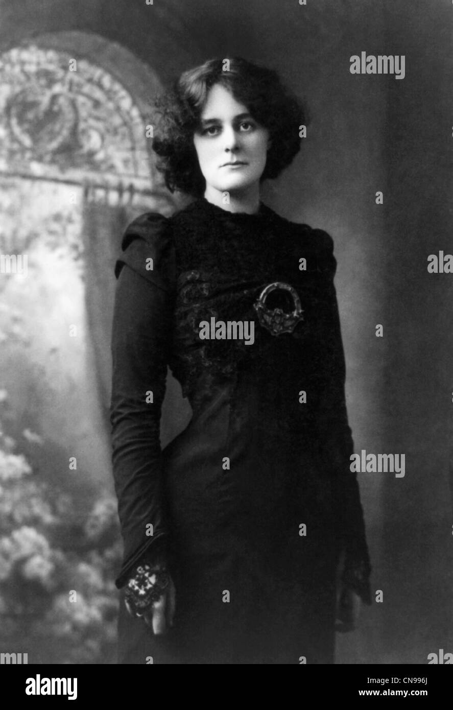 Photo d'époque de Maud Gonne, activiste irlandais d'origine anglaise (1866 - 1953). Banque D'Images