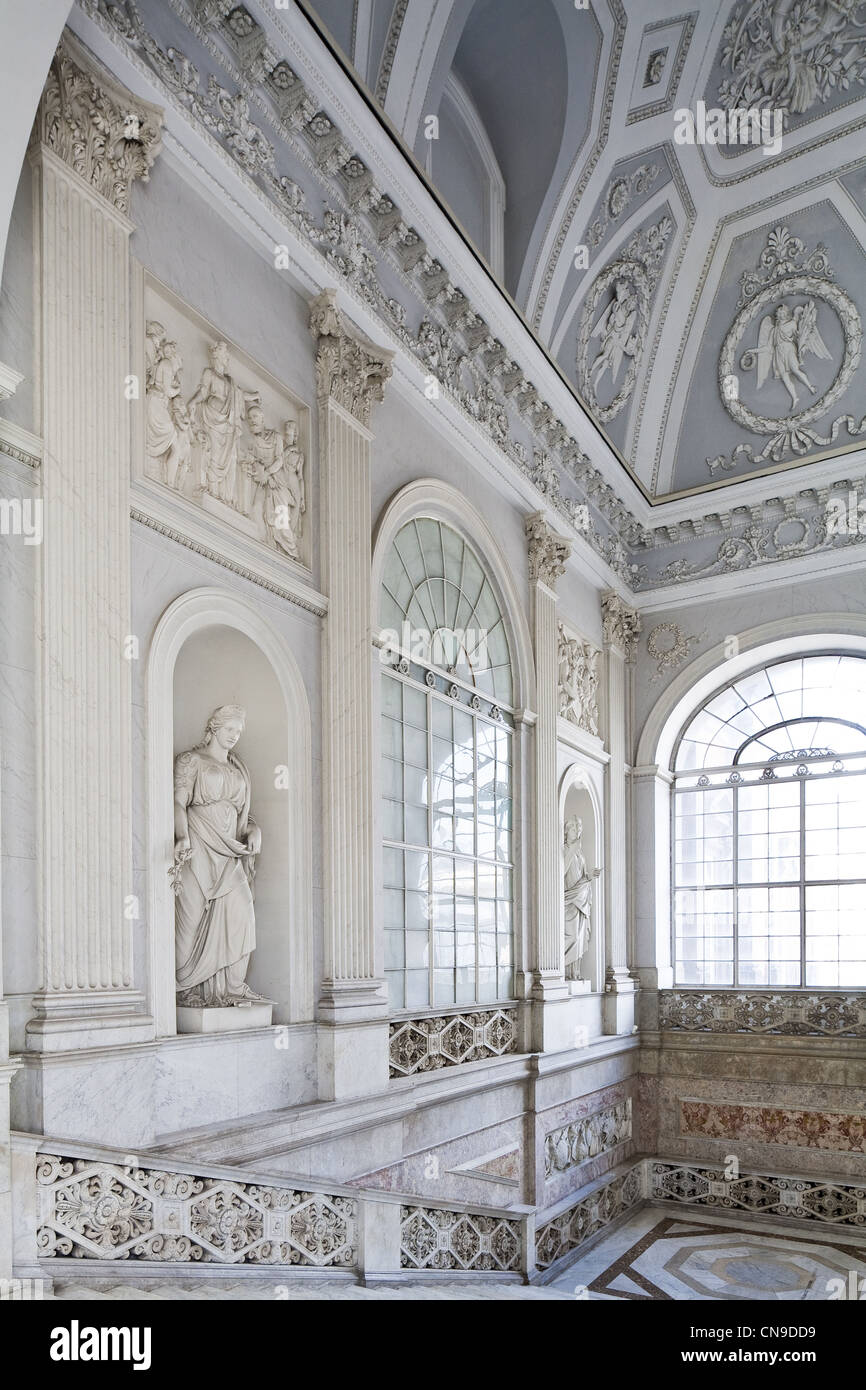 L'Italie, Campanie, Naples, centre historique, classé au Patrimoine Mondial de l'UNESCO, la Piazza del Plebiscito, Palazzo Reale, Royal Banque D'Images