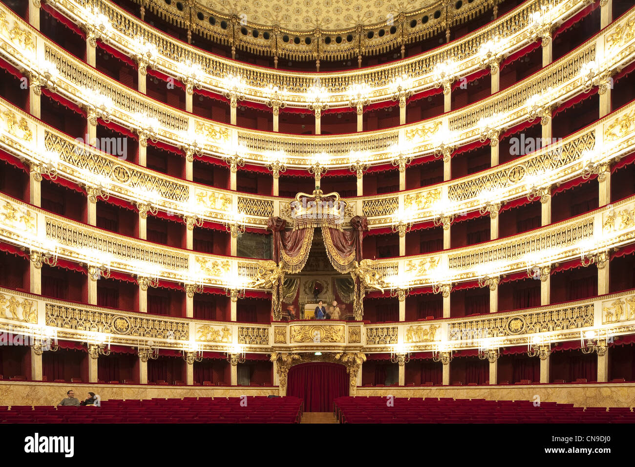 L'Italie, Campanie, Naples, centre historique, classé au Patrimoine Mondial de l'UNESCO, le théâtre San Carlo commandé par Charles III de Banque D'Images