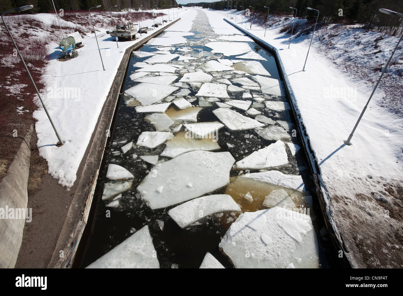 Fiche technique de la glace brisée dans le canal de Saimaa Lappeenranta, Finlande Banque D'Images