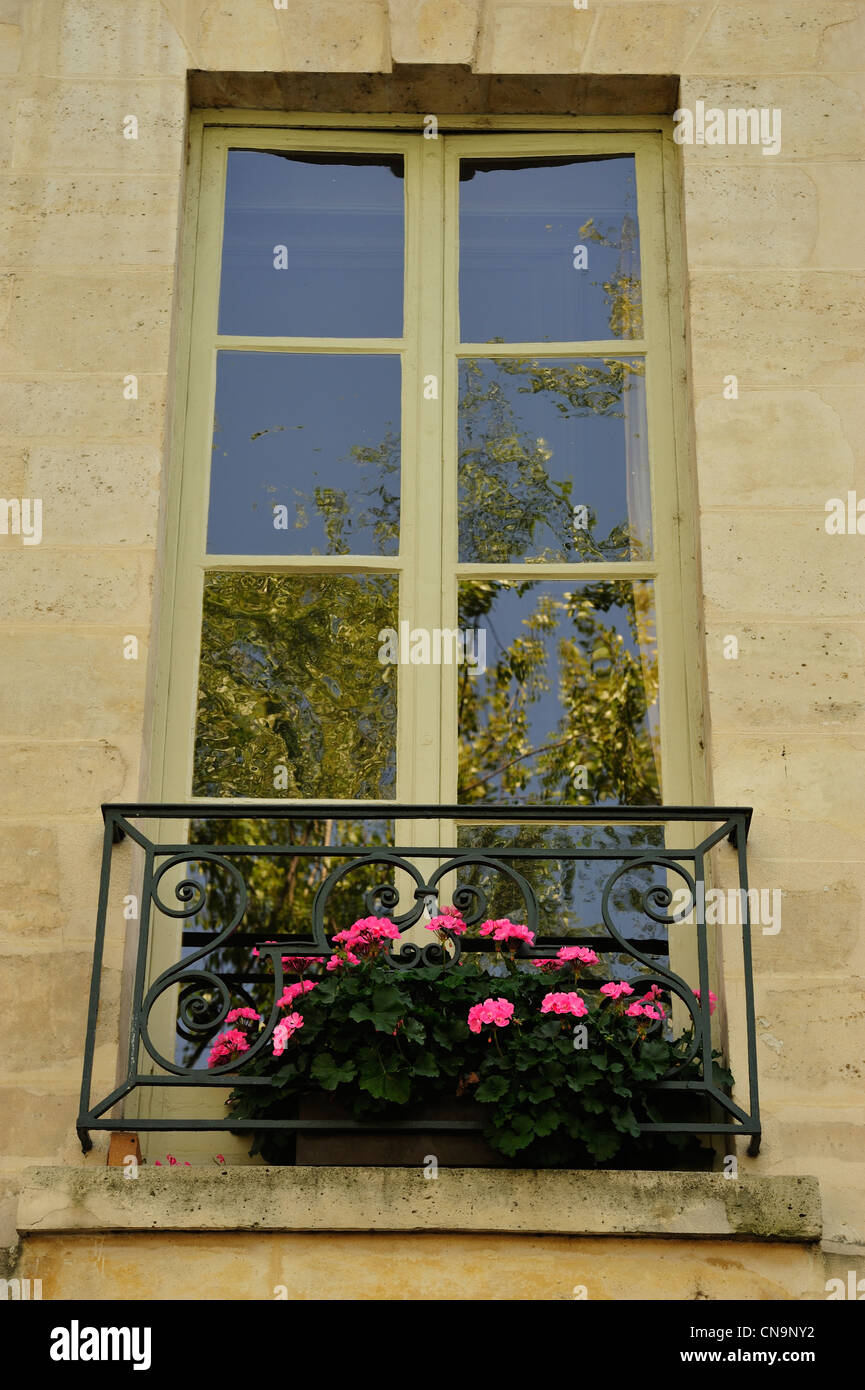 France, Paris, des berges de la Seine classées au Patrimoine Mondial par l'UNESCO, l'île St Louis, Quai Bourbon Banque D'Images