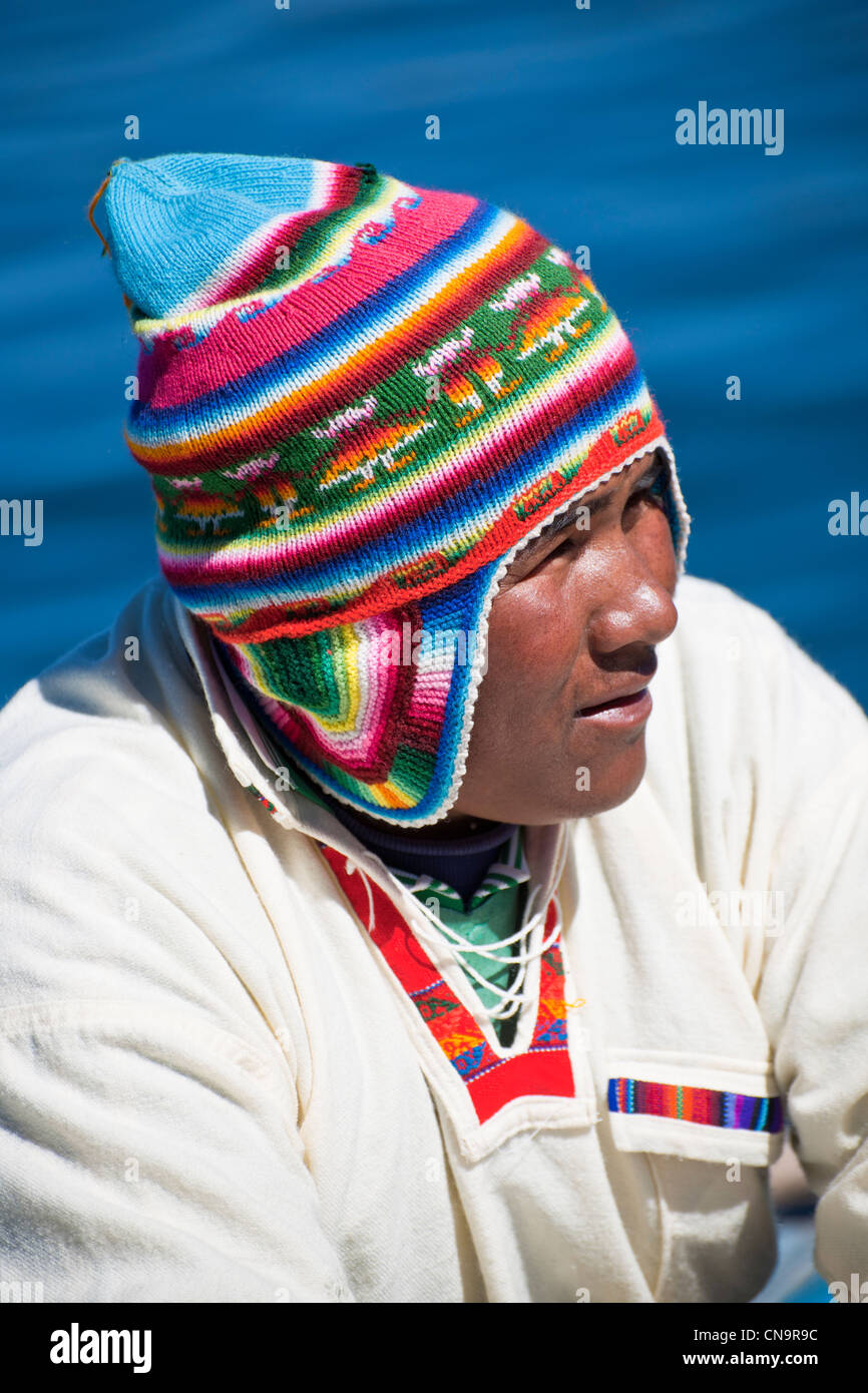 Le Pérou, Puno, lac Titicaca, province indiens Uros qui vivent sur des îles flottantes faites de roseaux Banque D'Images