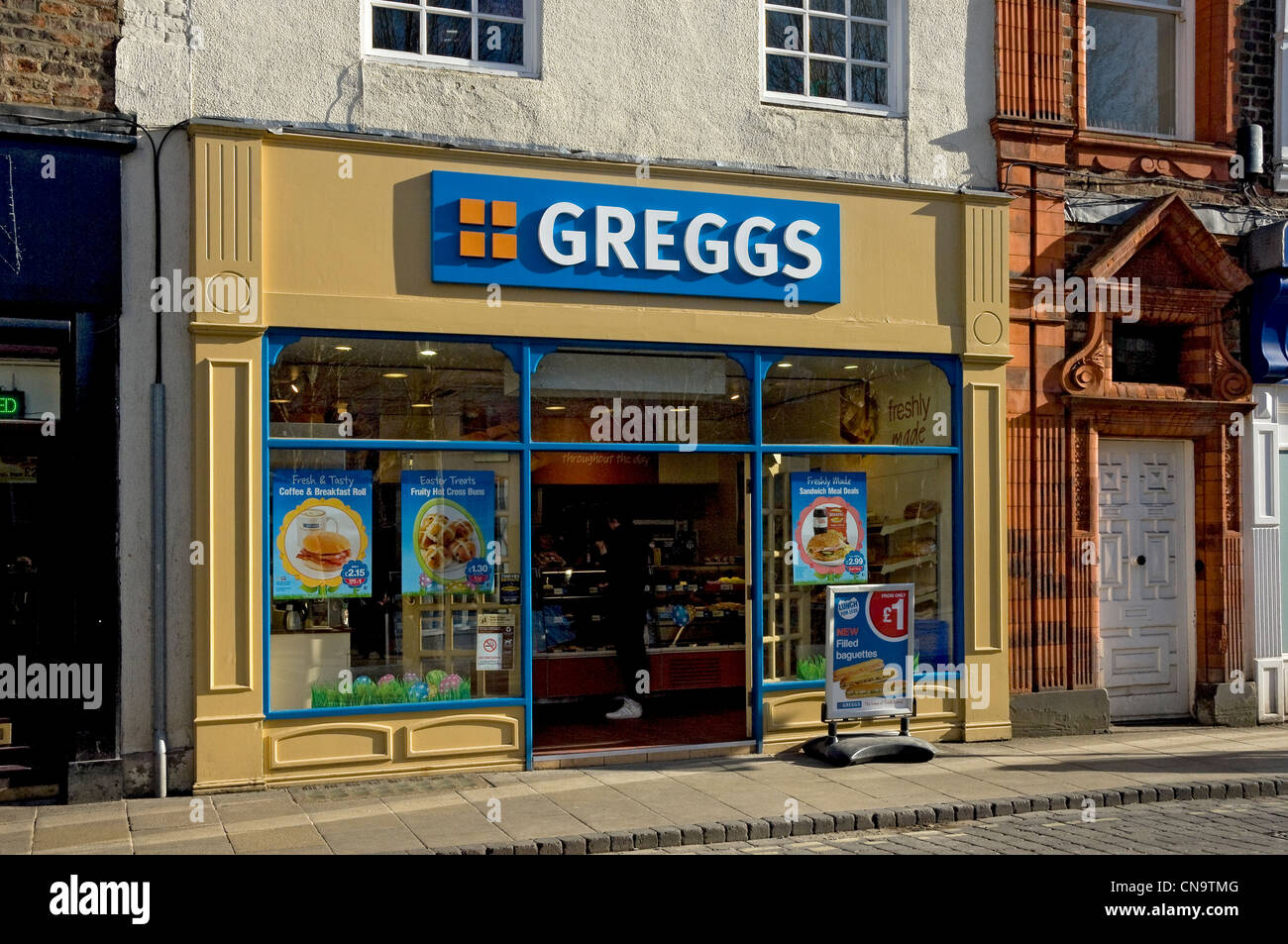 Greggs boulangerie magasin extérieur York North Yorkshire Angleterre Royaume-Uni GB Grande-Bretagne Banque D'Images