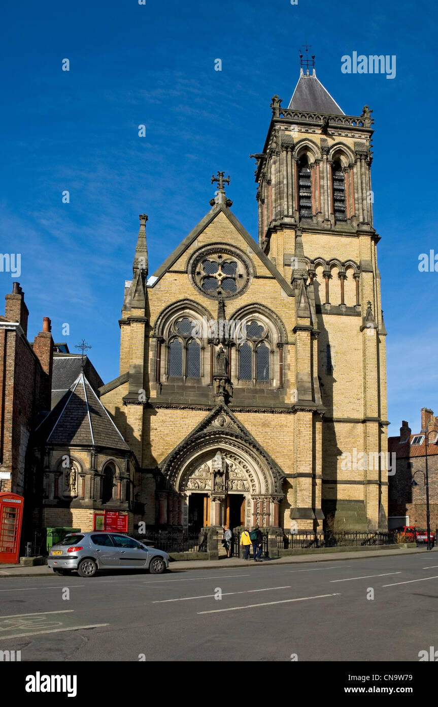 Extérieur de l'église Saint-Wilfrid Duncombe place York Nord, gothique victorien Yorkshire Angleterre Royaume-Uni Grande-Bretagne Banque D'Images