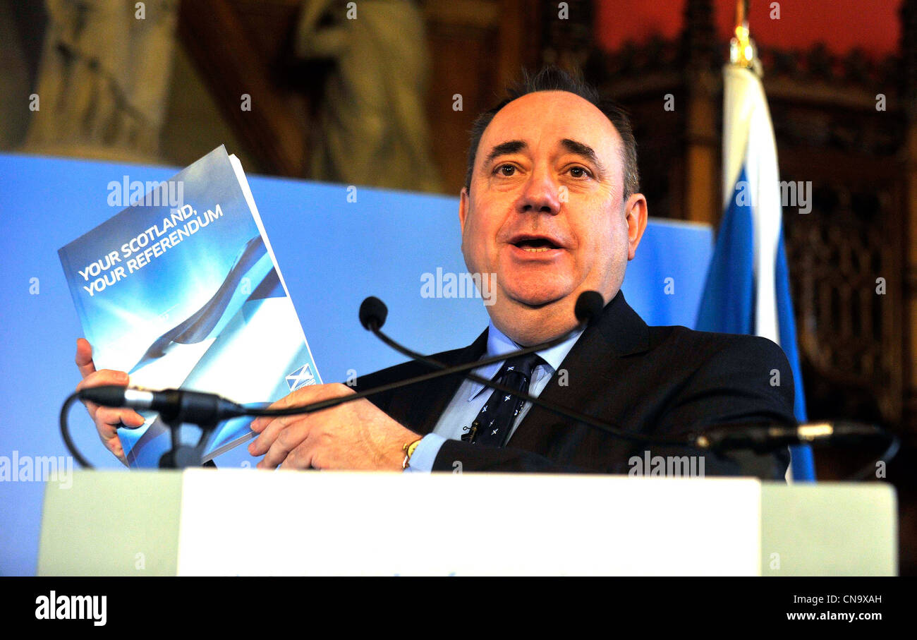 Premier ministre écossais Alex Salmond SNP lance le projet d'un référendum sur l'indépendance écossaise au château d'Édimbourg. Banque D'Images