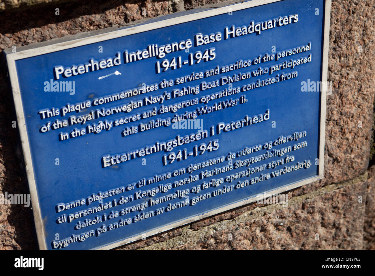 Plaque à quais Peterhead Écosse Royaume-Uni dédiée aux opérations de renseignement secret PENDANT LA SECONDE GUERRE MONDIALE. Banque D'Images