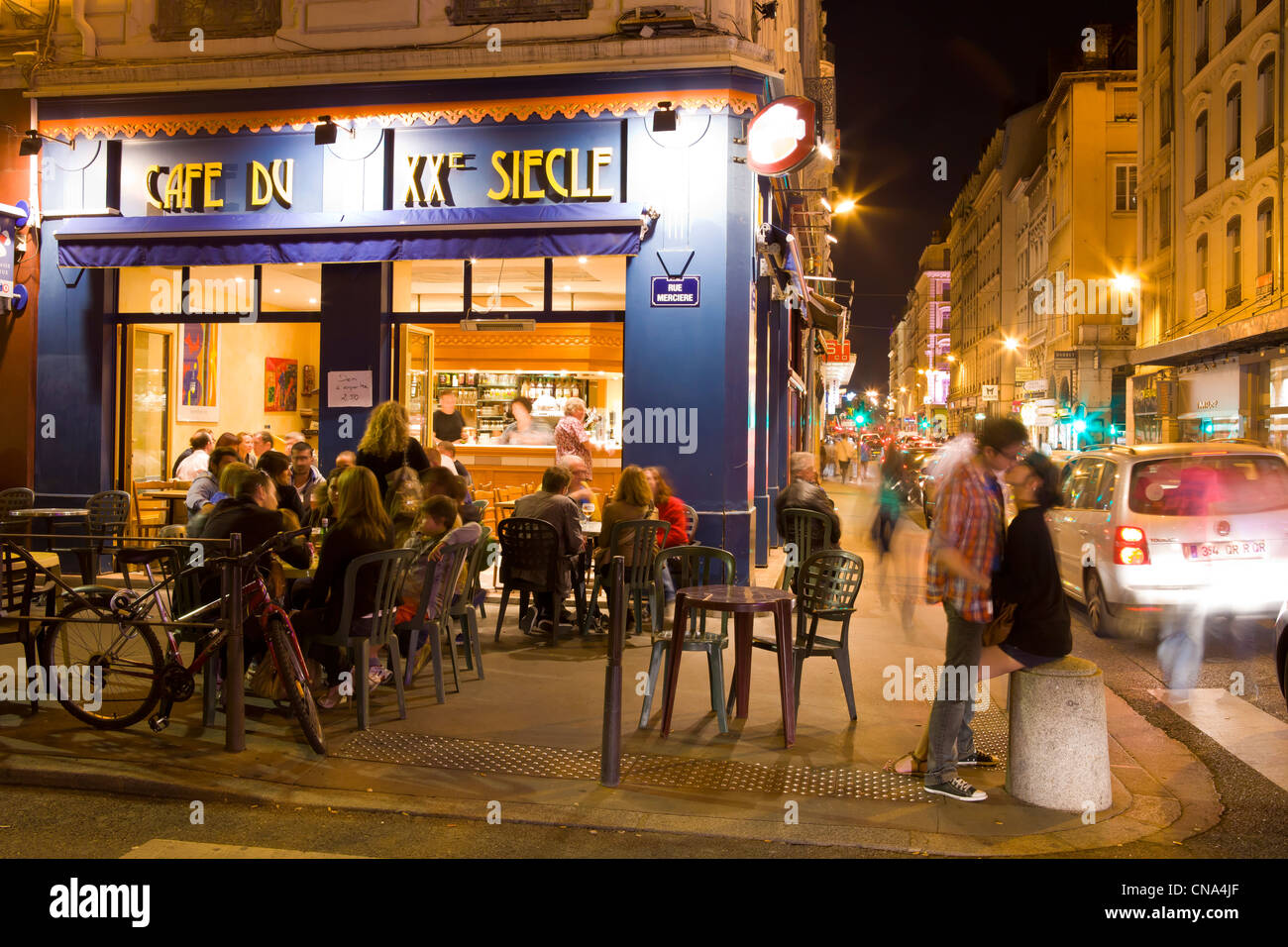 France, Rhône, Lyon, site historique classé au Patrimoine Mondial de l'UNESCO, la Presqu'ile, Cafe du XXe siècle dans la rue Mercière Banque D'Images