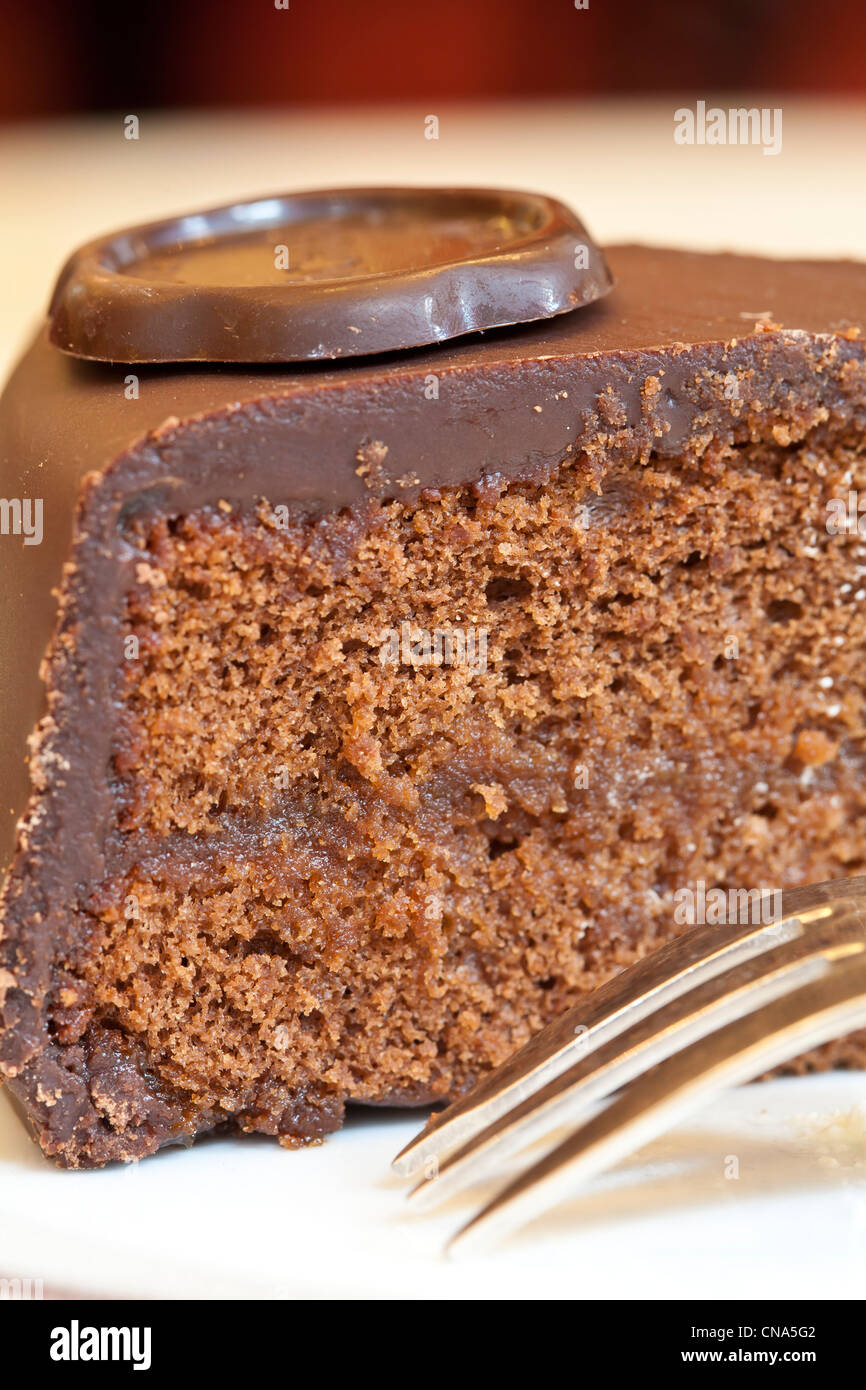 L Autriche Vienne Sacher Hotel Ouvert En 1866 Le Cafe Sacher Celebre Gateau Au Chocolat Et Fine Couche De Confiture D Abricot Appointed Sachertorte Photo Stock Alamy L Autriche Vienne Sacher Hotel Ouvert En 1866 Le Cafe Sacher Celebre Gateau Au Chocolat Et Fine Couche De Confiture D Abricot Appointed Sachertorte Photo Stock Alamy