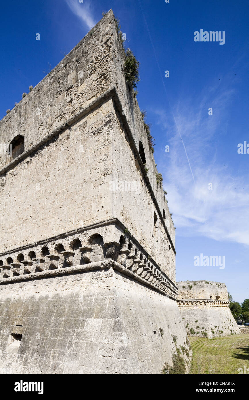 Italie, Pouilles, Bari, 17e et 18e siècle château entouré de fortifications du 16ème siècle Banque D'Images