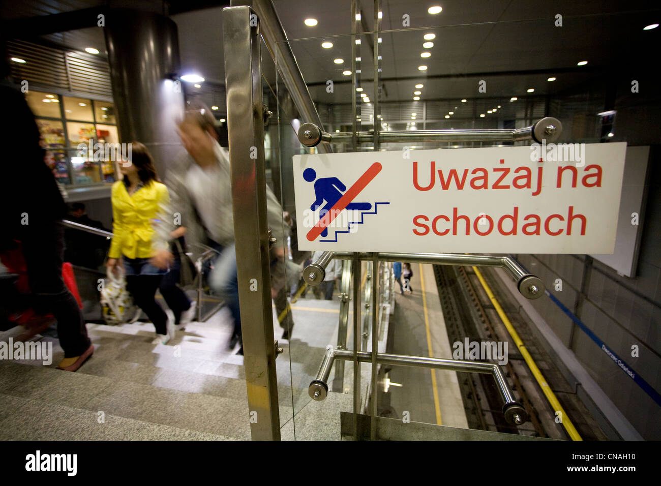 Pologne, Varsovie, métro station Banque D'Images