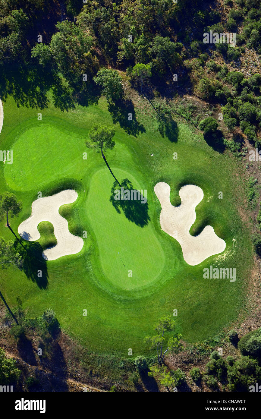 La France, Var, Pays de Fayence, Tourettes, golf du Domaine de Terre  Blanche, mention obligatoire (vue aérienne Photo Stock - Alamy