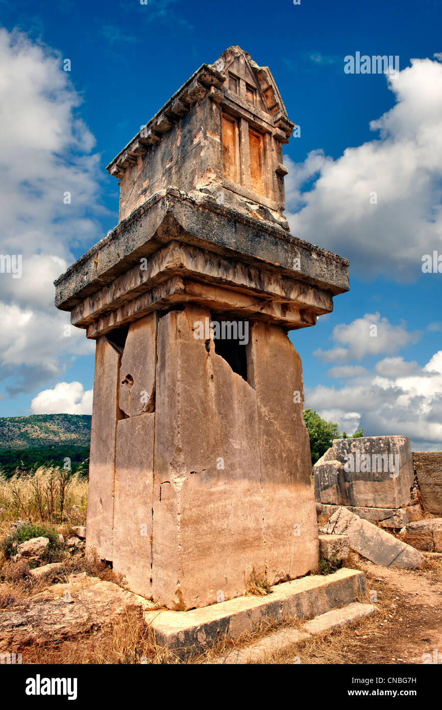 En lycien pilier tombe à partir de la 480-470 B.C. Xanthos UNESCO World Heritage Site Archéologique, Turquie Banque D'Images