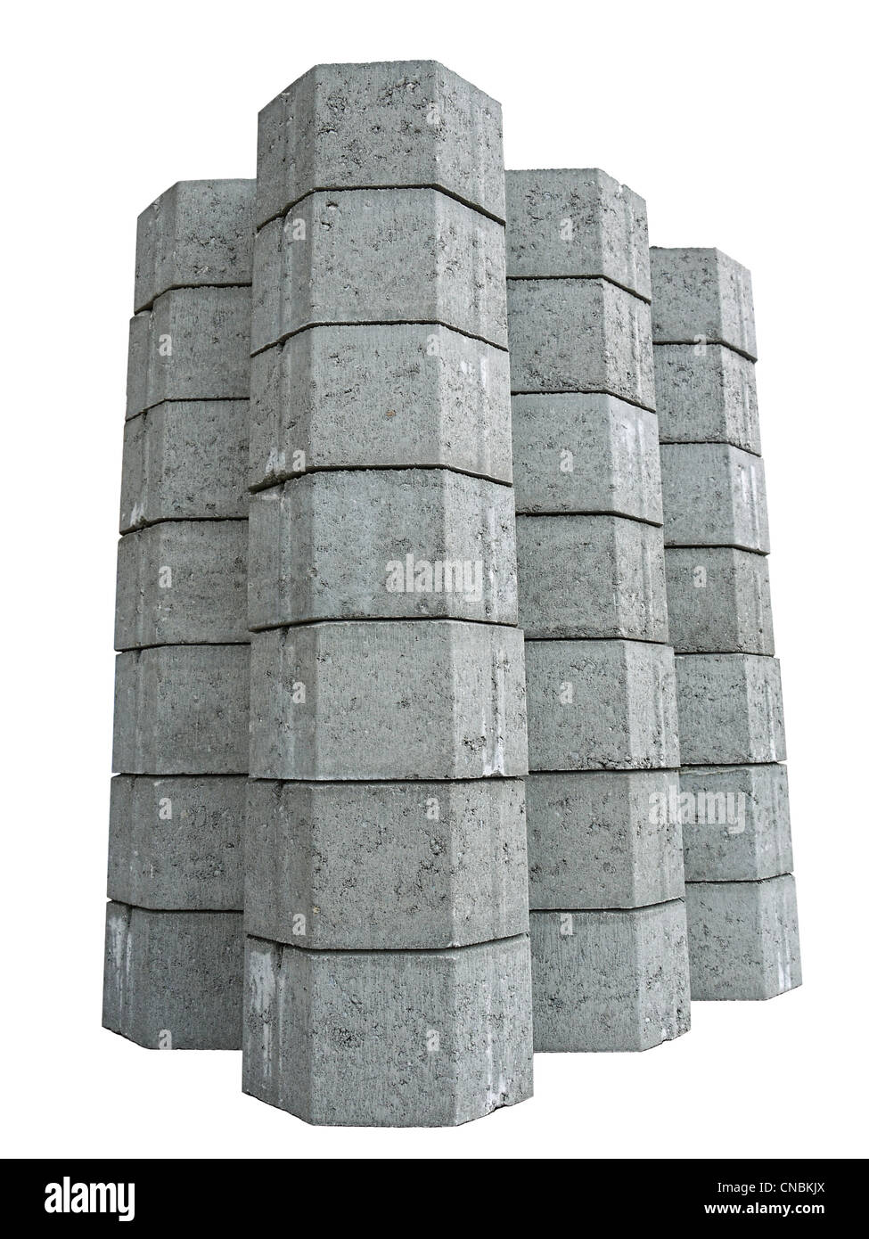 Pile de blocs en béton isolé sur fond blanc Banque D'Images
