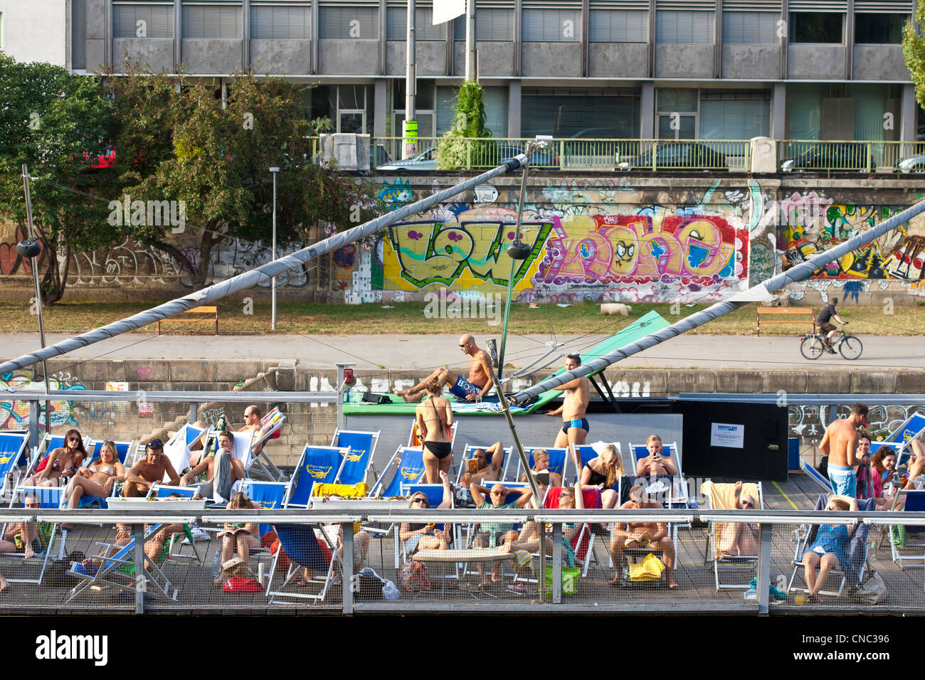 L'Autriche, Vienne, du Canal du Danube, Badeschiff, une piscine ouverte en 2006 Banque D'Images