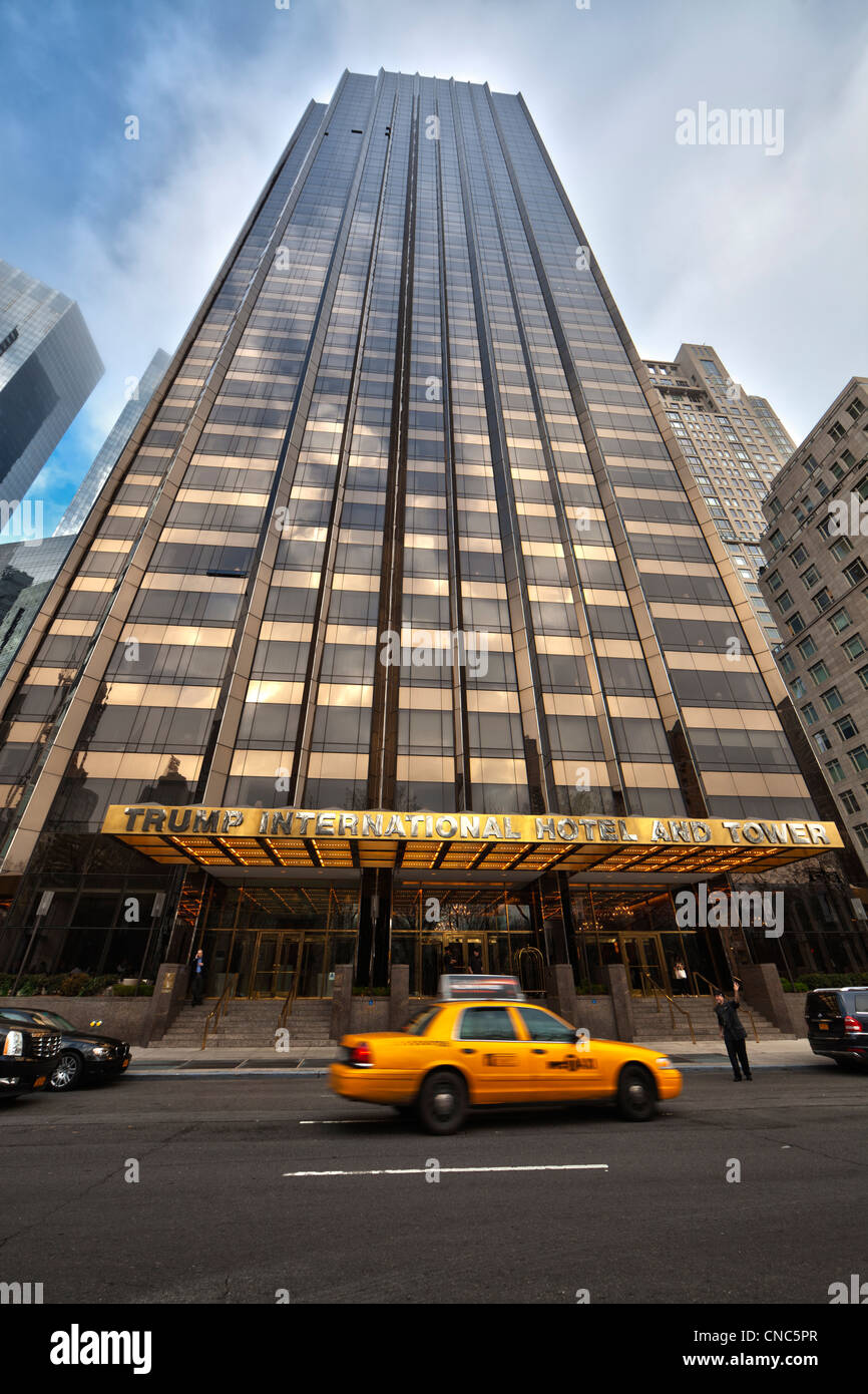 Trump International Hotel and Tower à Columbus Circle à Manhattan, New York City Banque D'Images Trump International Hotel and Tower à Columbus Circle à Manhattan, New York City Banque D'Images