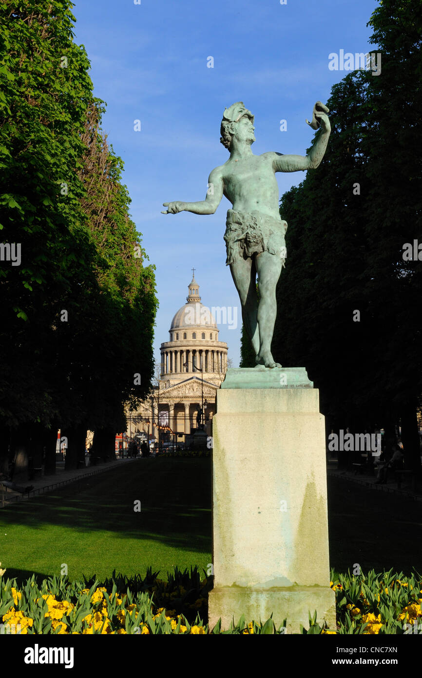France, Paris, l'acteur grec par Charles Arthur Bourgeois à deux pas du jardin du Luxembourg avec le Panthéon à l'arrière-plan Banque D'Images