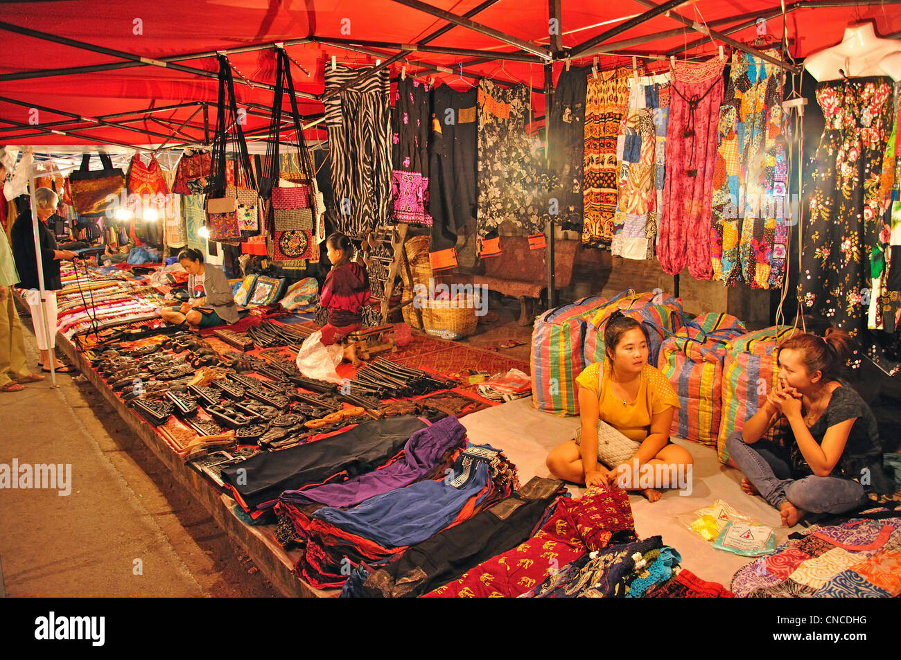 Marché de nuit de Luang Prabang, Sisavangvong Road, Luang Prabang, Laos, Luang Prabang Province Banque D'Images