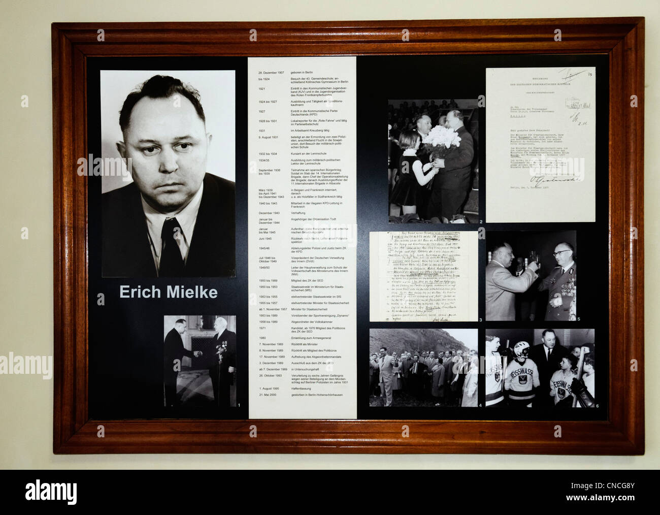 Un profil d'Erich Mielke dans le musée de la Stasi à Berlin Banque D'Images
