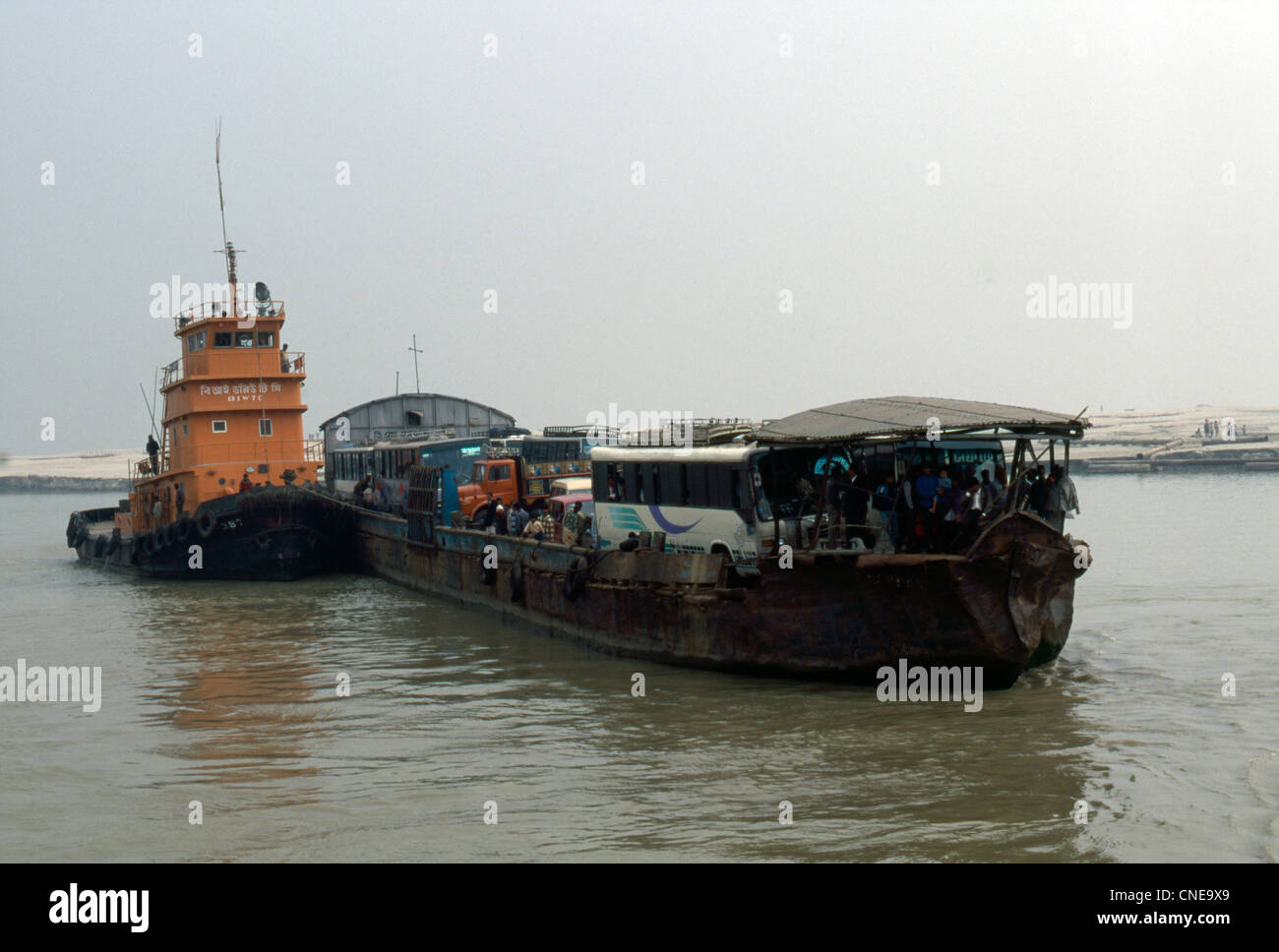 Le transport sur le fleuve. Burigunga Dhaka. Le Bangladesh Banque D'Images