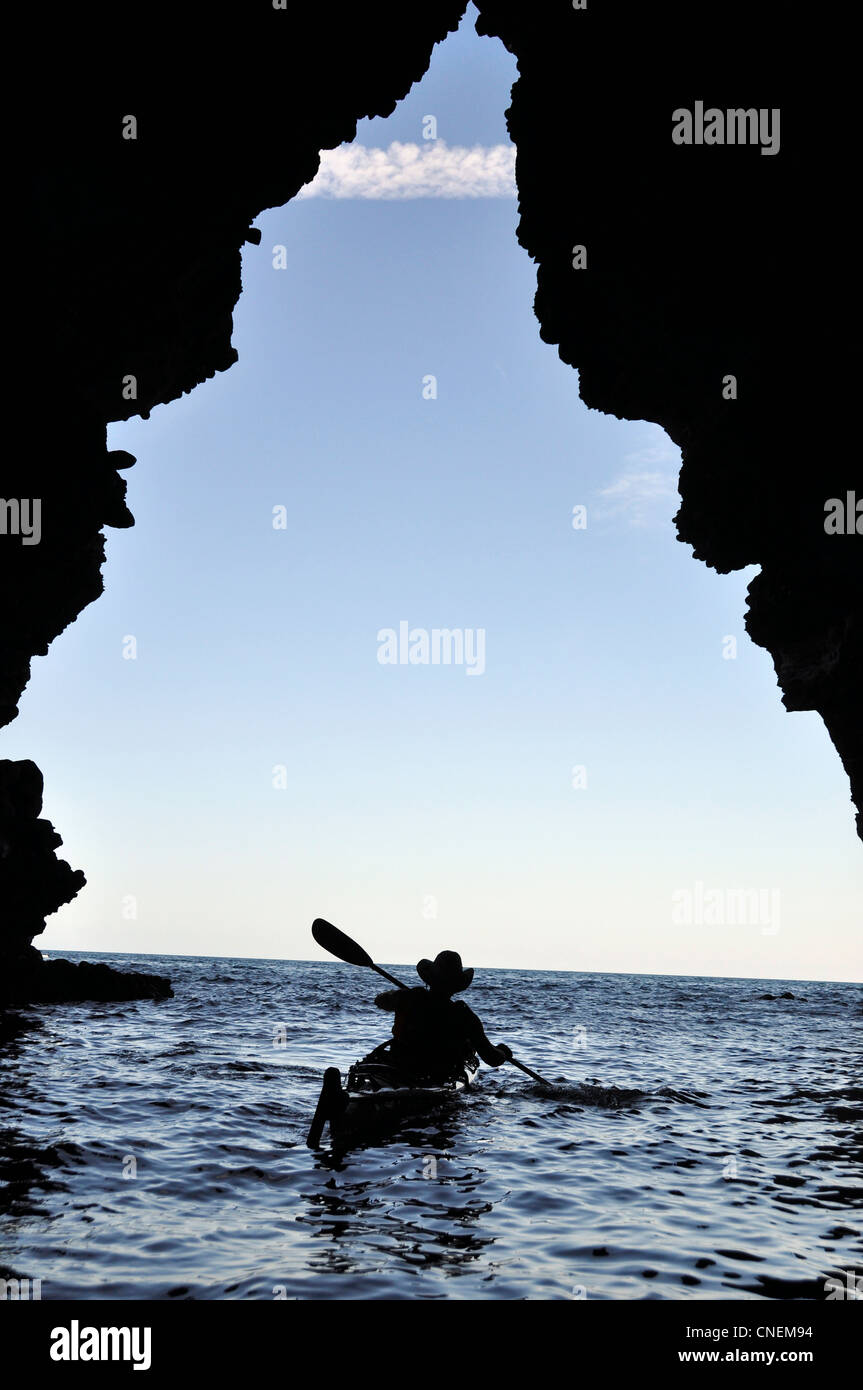 Kayak de mer en mer agitée, Isla Espiritu Santo, Mer de Cortez, Baja California, Mexique. Banque D'Images