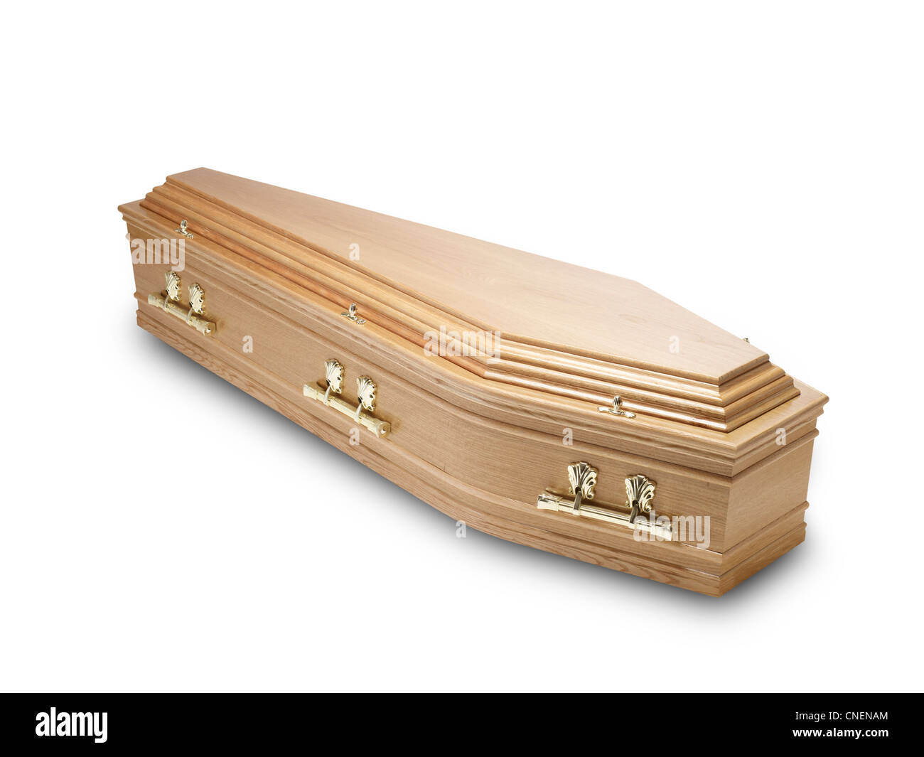 Un cercueil cercueil chêne isolé sur blanc avec clipping path Banque D'Images