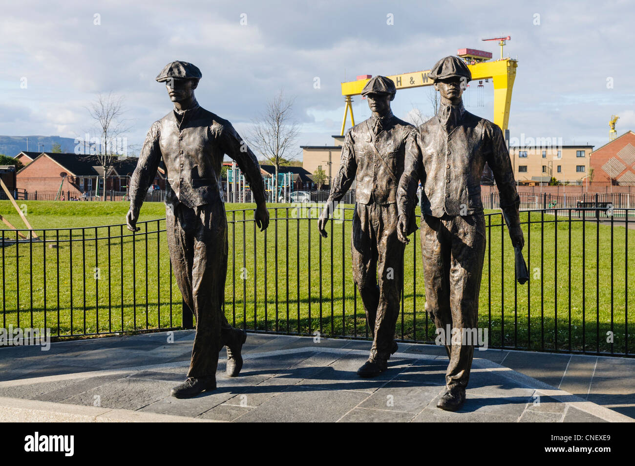 Statues de triage pour commémorer les hommes qui travaillaient dans les chantiers navals Harland and Wolff. Artiste : Ross Wilson. Banque D'Images