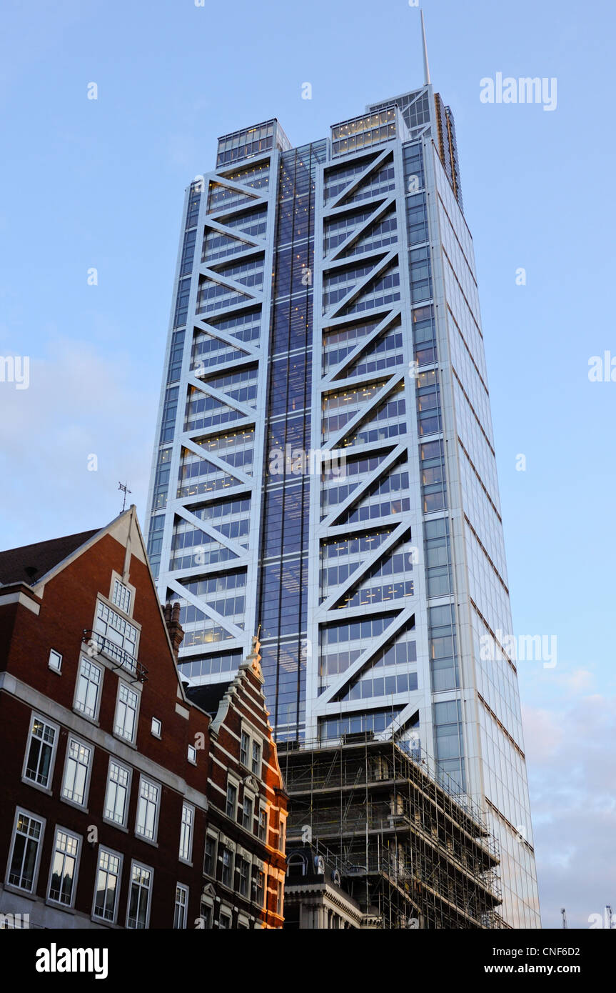 Tour Heron dans la ville de Londres, en Angleterre. Banque D'Images