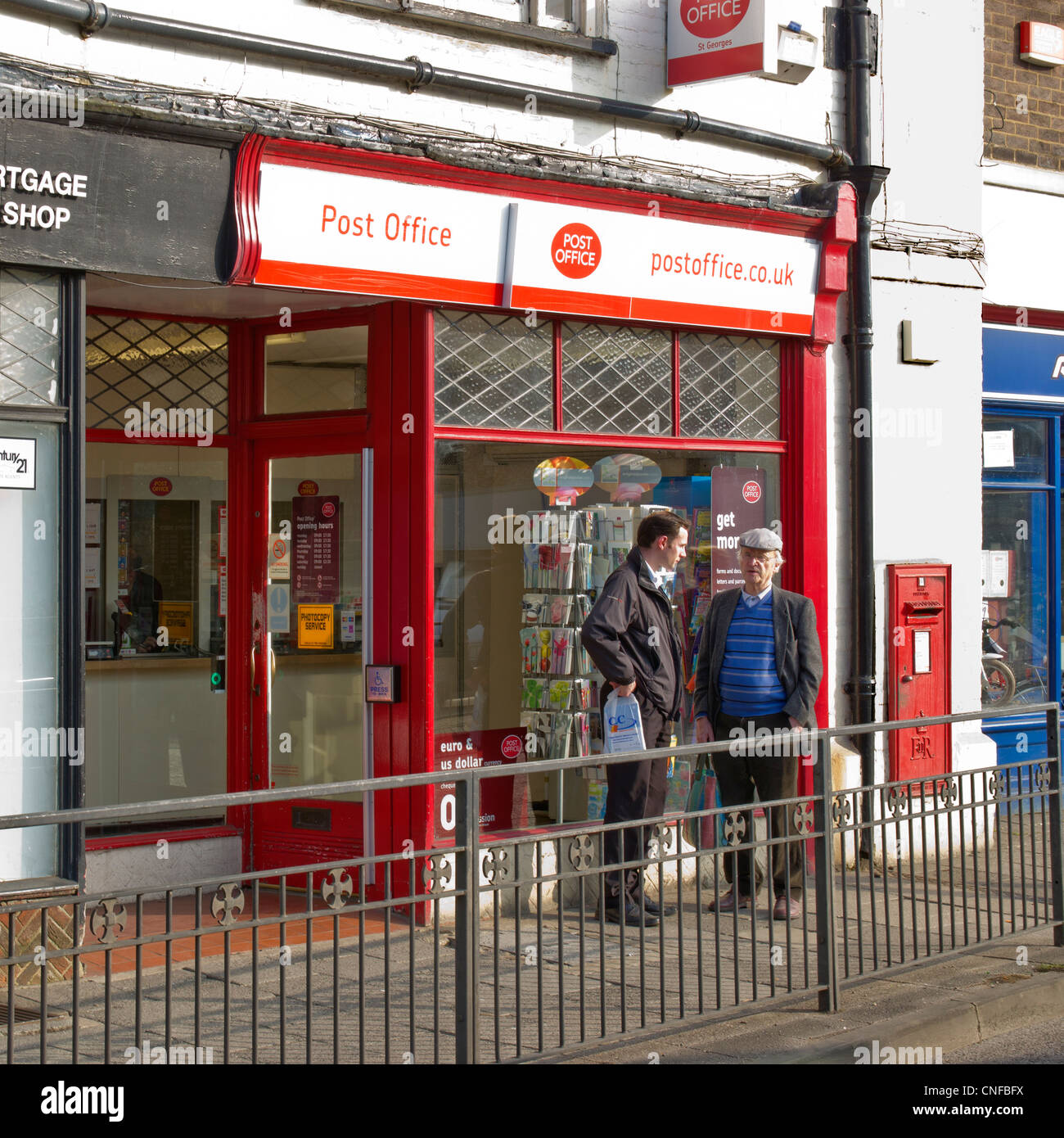 Bureau de poste local. Savoir que St Georges Post Office Canterbury Kent UK Banque D'Images