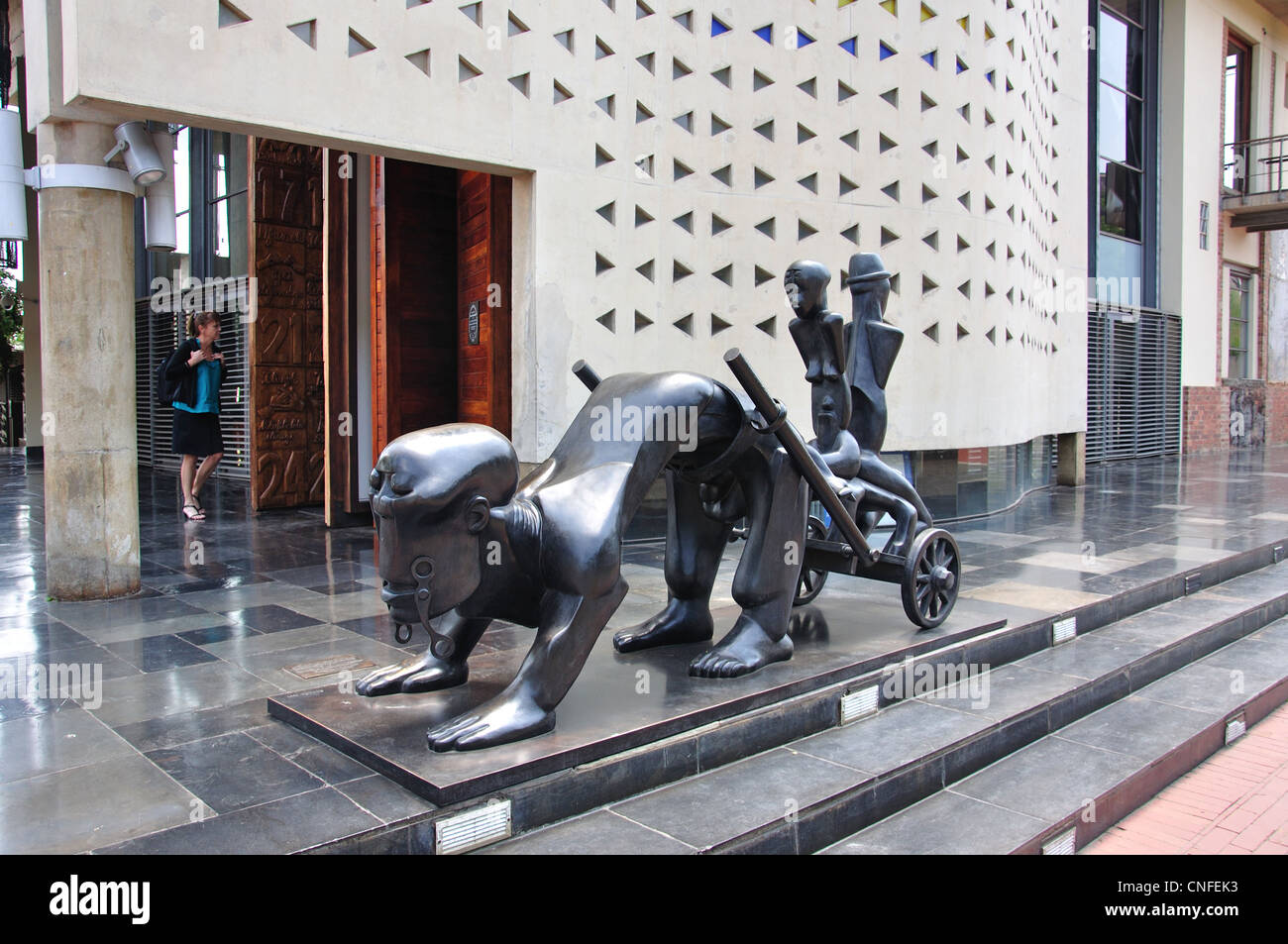 Histoire La sculpture à l'ancien fort complexe carcéral, Constitution Hill, Hillbrow, Johannesburg, Gauteng, Afrique du Sud Banque D'Images