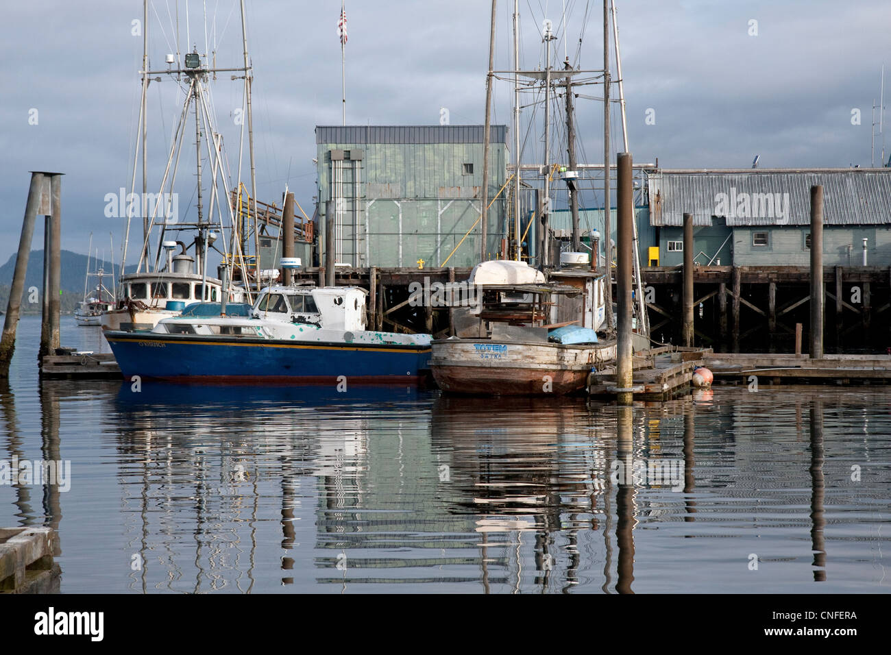 Bateaux dans le port de Sitka sur l'image, Sitka, Alaska, USA Banque D'Images