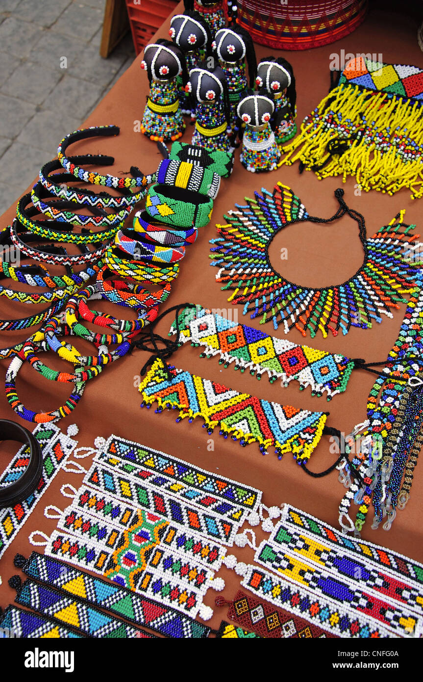 Bracelets africa Banque de photographies et d'images à haute résolution -  Alamy
