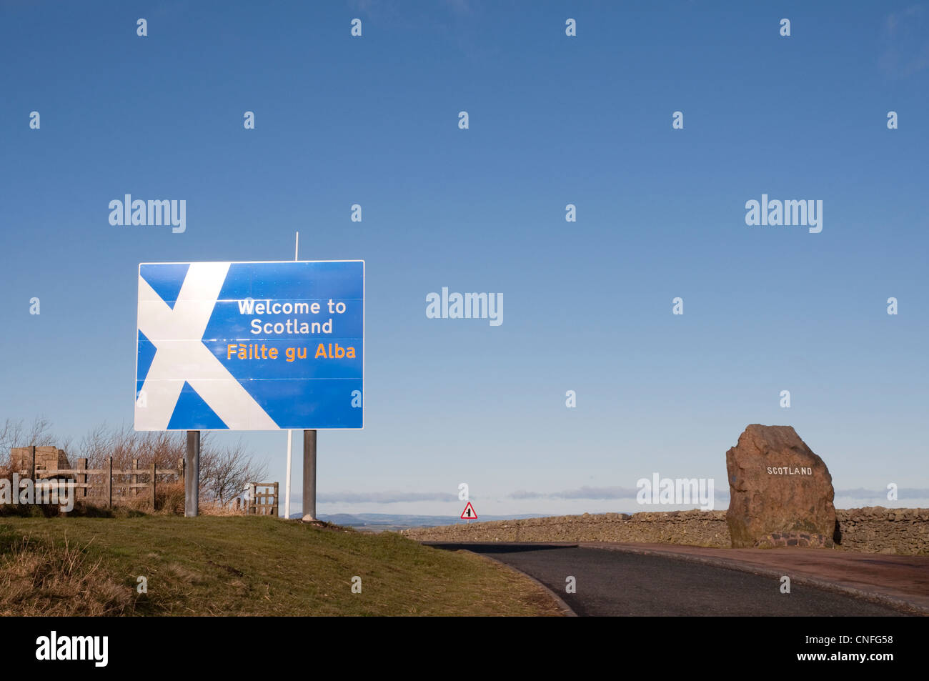 Un 'Bienvenue à l'Ecosse' signe à la frontière écossaise, sur l'A68 venant par Northumberland, Angleterre. Banque D'Images