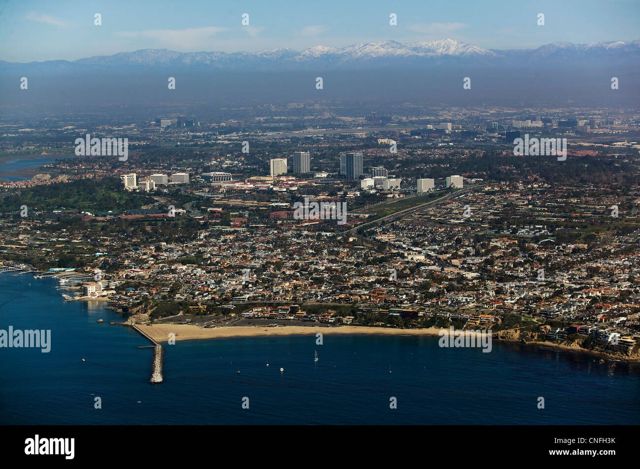 Vue aérienne au-dessus de Corona del Mar beach Costa Mesa Orange County en Californie Banque D'Images