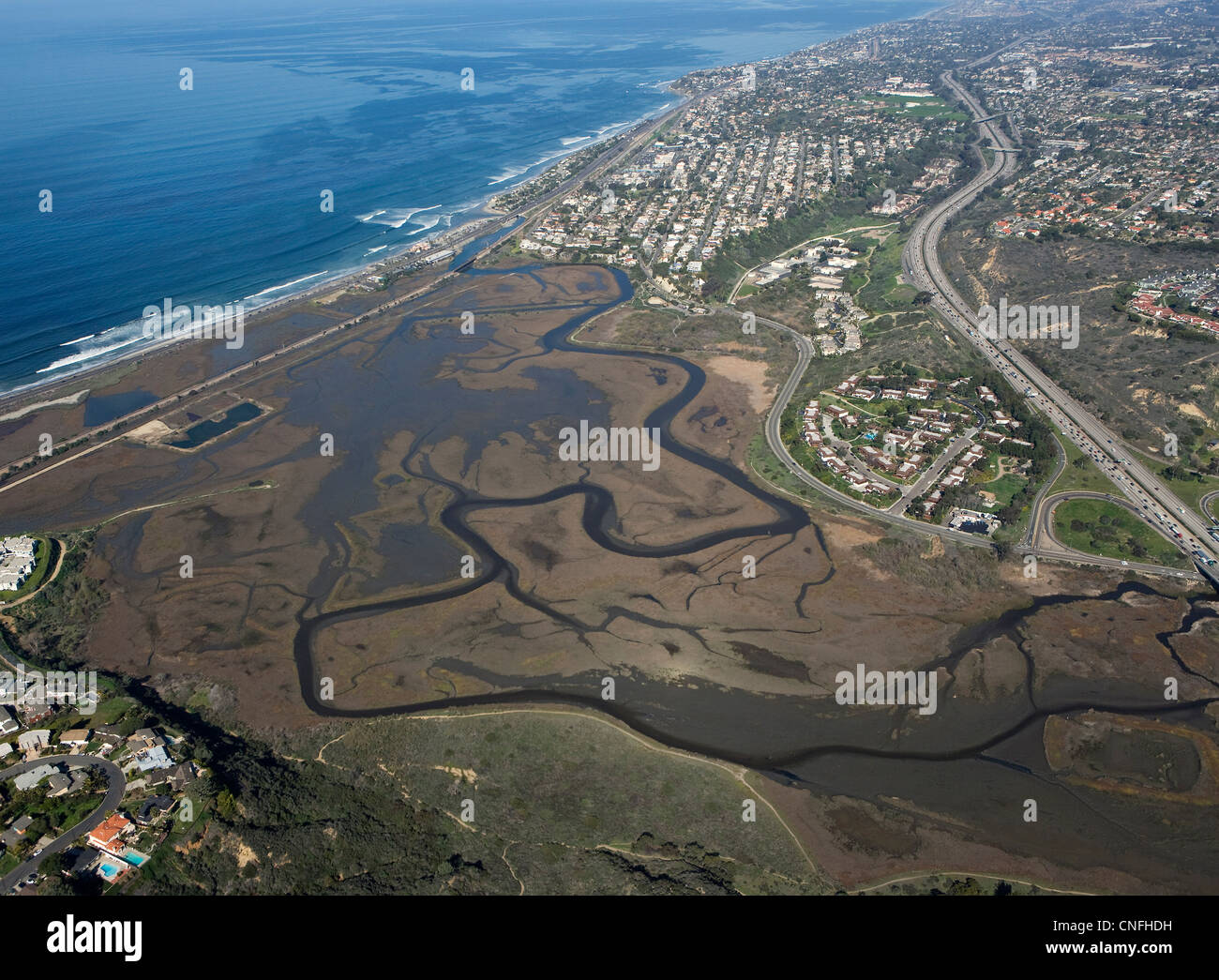 Photographie aérienne San Elijo Lagoon, Cardiff, comté de San Diego, Californie Banque D'Images