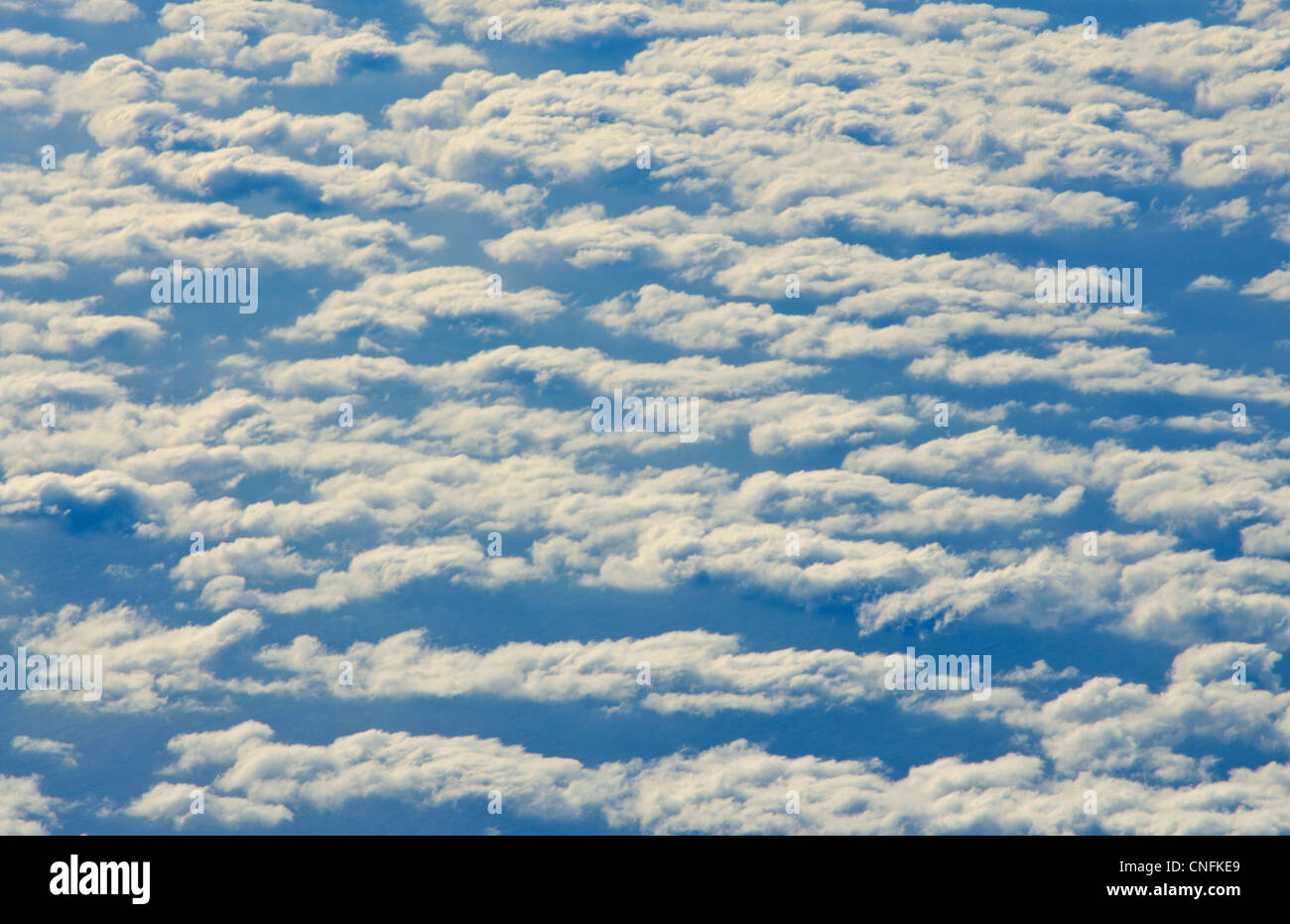 Vue d'au-dessus des nuages au-dessus de l'Océan Atlantique Banque D'Images