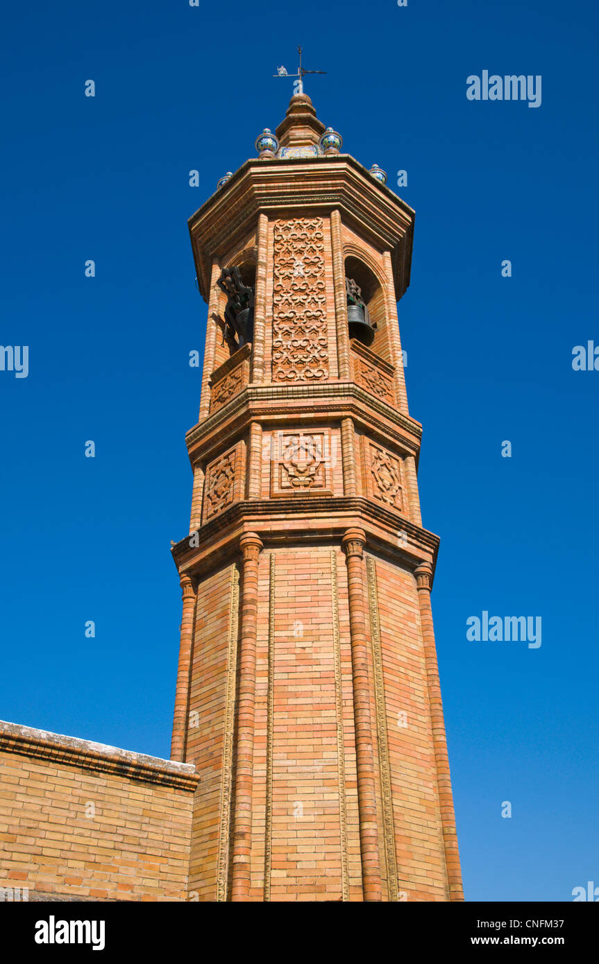 Capilla del Carmen détails tour de l'horloge de l'église quartier Triana de Séville Andalousie Espagne Banque D'Images