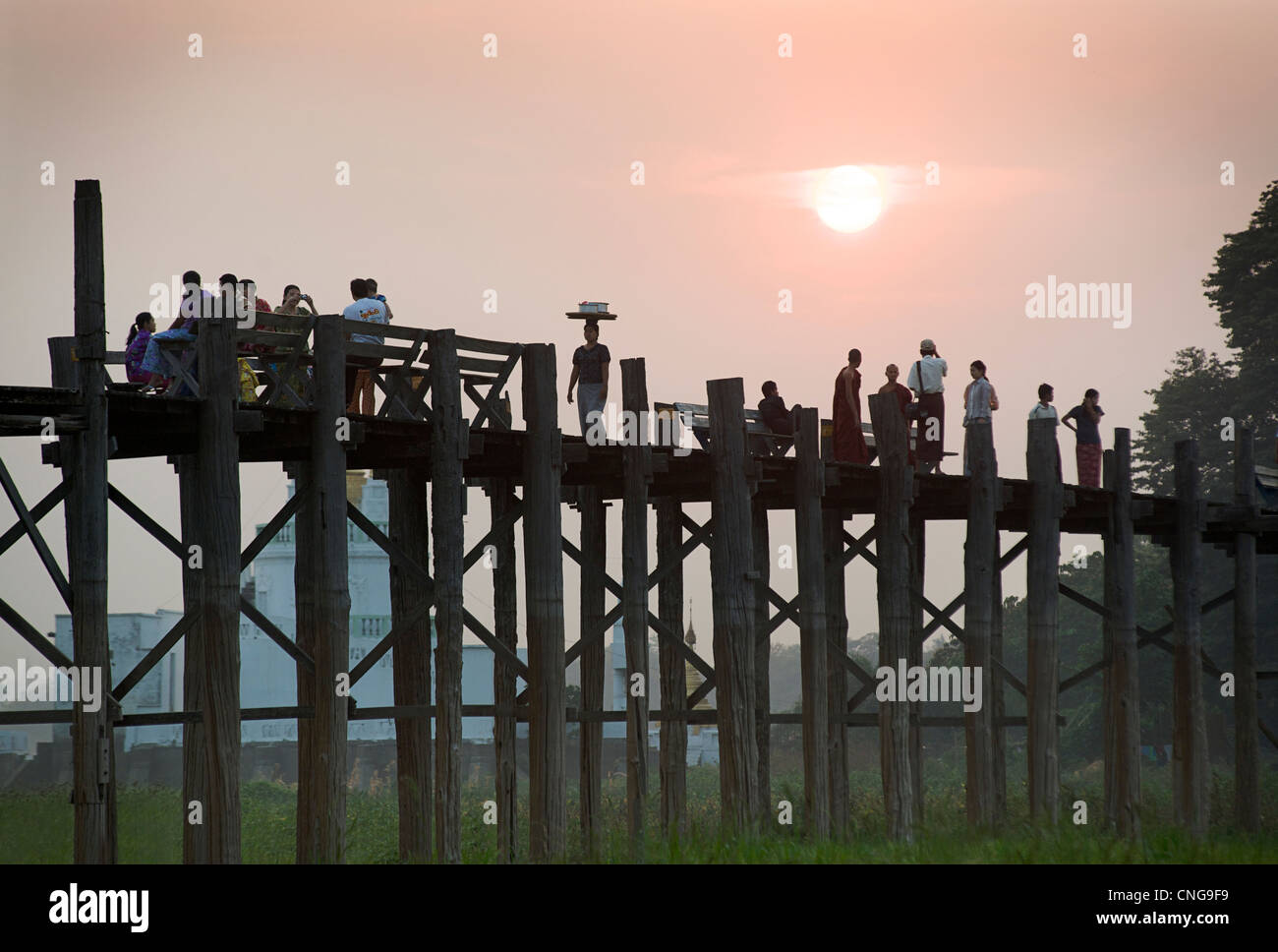 U Bein Bridge, près de Mandalay, Birmanie. Myanmar Banque D'Images