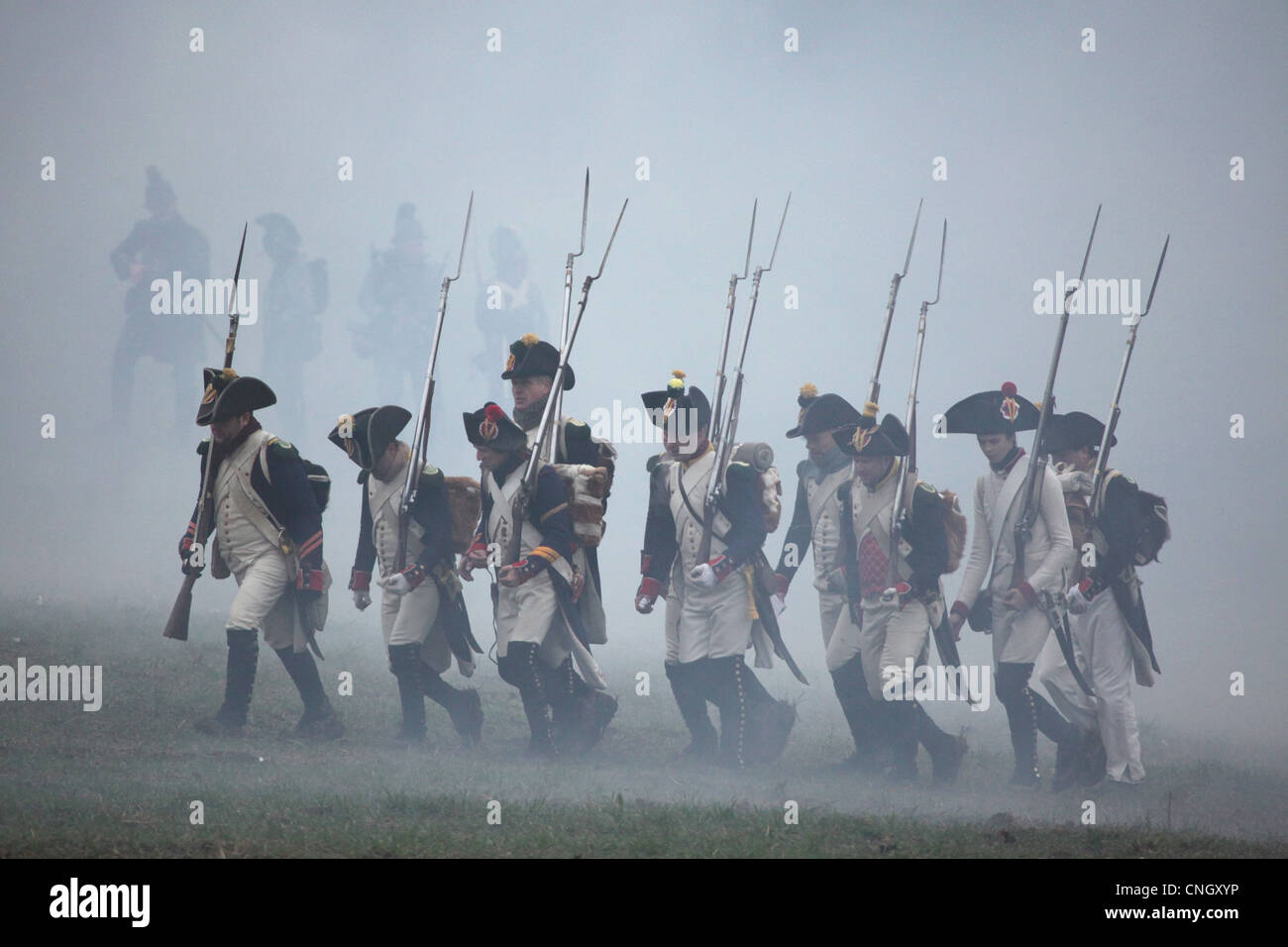 Les troupes françaises. Reconstitution de la bataille d'Austerlitz (1805) à la colline de Santon près du village de Tvarozna, République tchèque. Banque D'Images