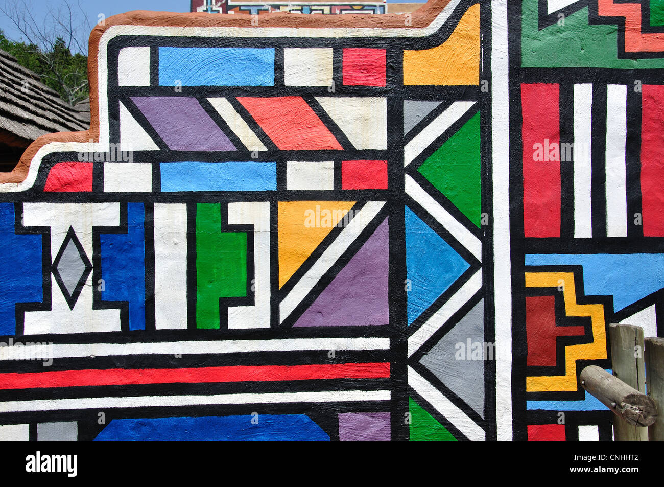 Ndebele-design entrée de Lesedi African Cultural Village, Broederstroom, Johannesburg, Gauteng, Afrique du Sud Banque D'Images